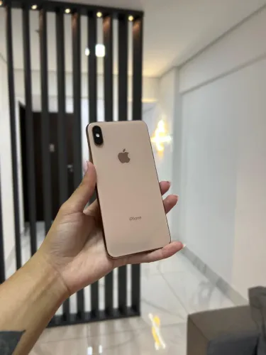 iPhone XS Max 64gb Face ID off e bateria 100% pequeno de detalhe na tela 