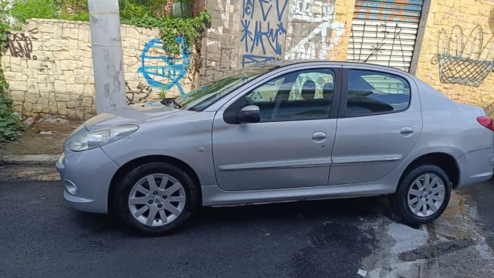 Peugeot 207 Sedan Passion XS 1.6 Flex 16V 4P AUT 2013