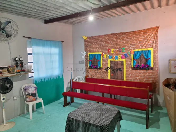 Galpão Comercial - Jardim Santa Luzia - 250m² - Aceita permuta.