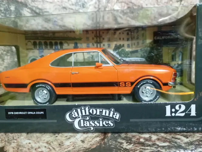 Miniatura de Metal Opala SS Escala 1/24 Nova