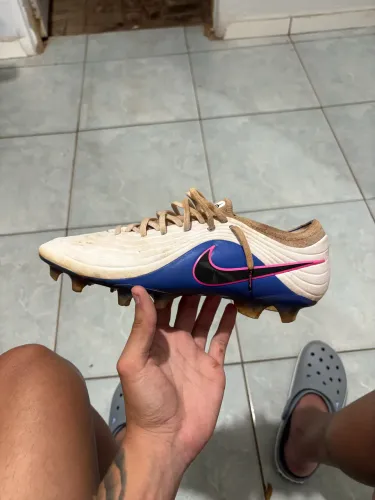 Chuteira Nike tiempo elite