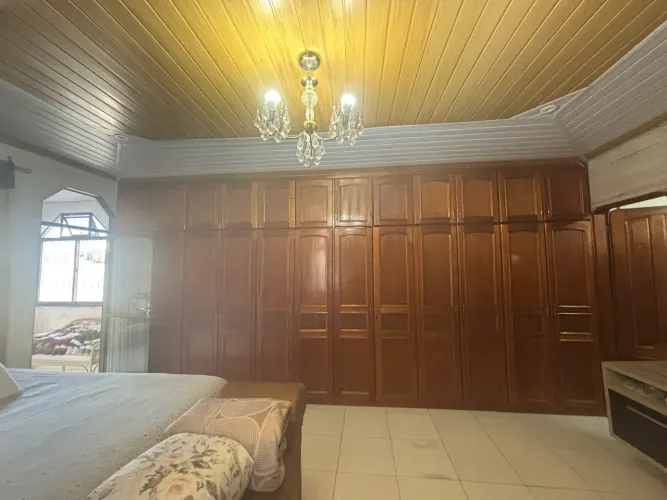 JARDIM PETROPOLIS, ALEIXO, ALUGO CASA 02 PISO COM 04 QTOS E 03 SUITES