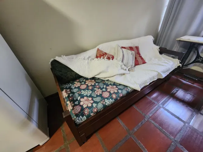Sofa madeira maciça