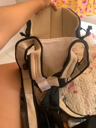 Roupas de bebê, sapatinhos e canguru