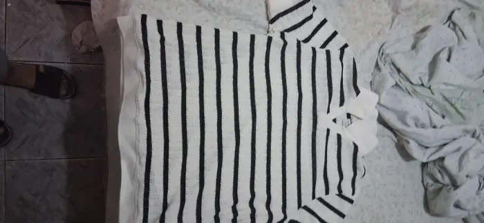 Camisa Polo listrada estilo crochê GG novíssima