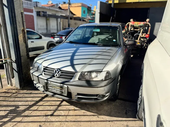 Volkswagen Gol Geração III Power 1.6 MI Total Flex Mec. 4P 2003
