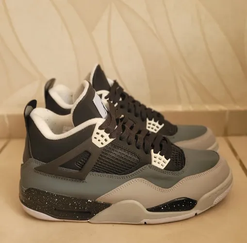 Tenis Nike Jordan 4 Fear