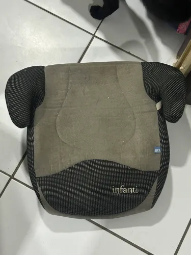 Cadeirinha infantil para carro Infanti pra vender rápido