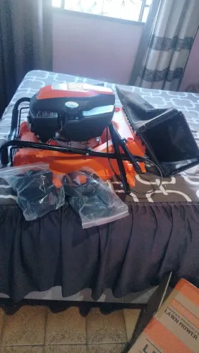 Vendo cortador de grama e roçadeira costal na caixa