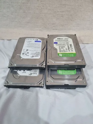 Lote com 15 HDDs