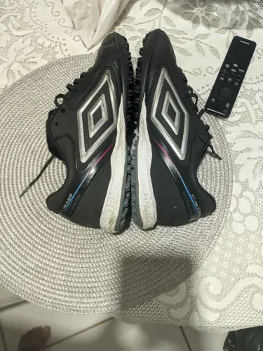 Chuteira umbro adamant