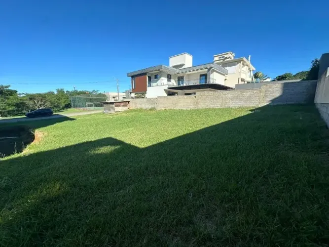 TERRENO EM COND FECHADO