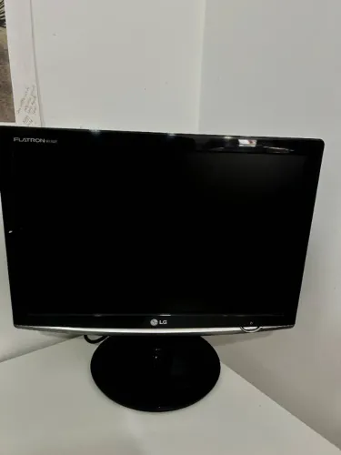 Kit Computador Completo + Monitor LG 17" - Ideal para Escritório