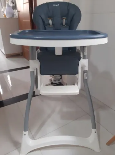 Cadeira de alimentação infantil