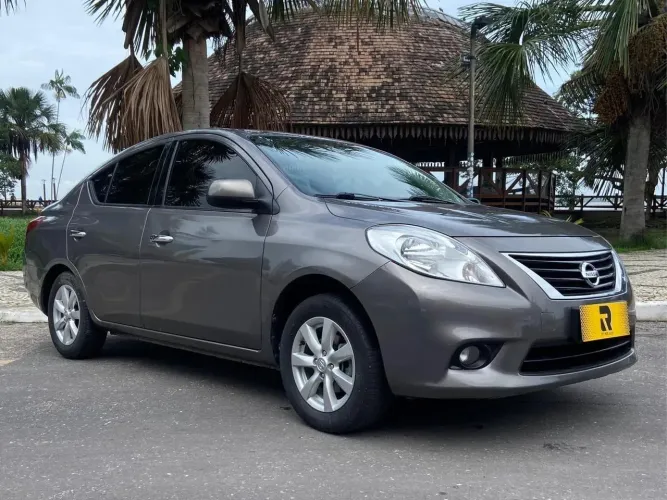 Nissan Versa SL 1.6 16V Flex Fuel 4P Mec. 2014