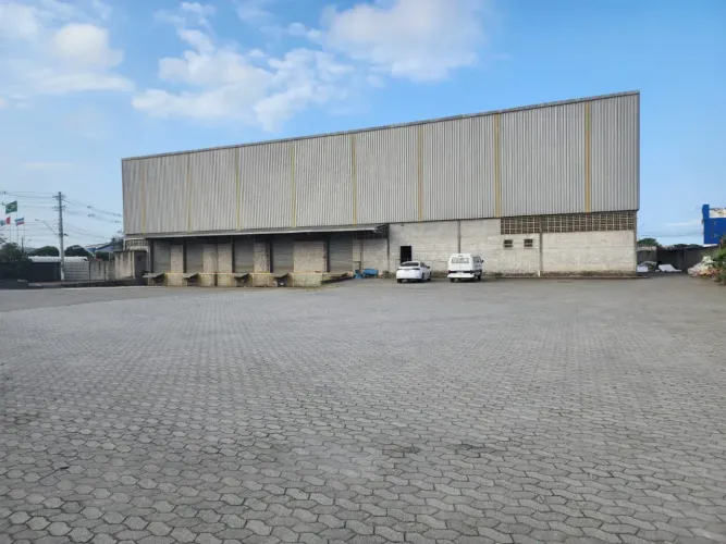 Imóvel para aluguel possui 1900 metros quadrados em Civit II - Serra - ES