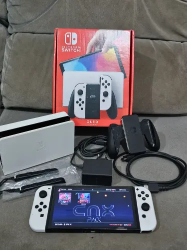 NINTENDO SWITCH OLED COMPLETO IMPECÁVEL DESBLOQUEADO 