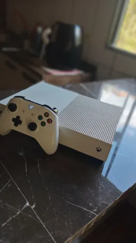 ?Xbox One S 500gb Usado + 1 Controle - Pronto Para Jogar