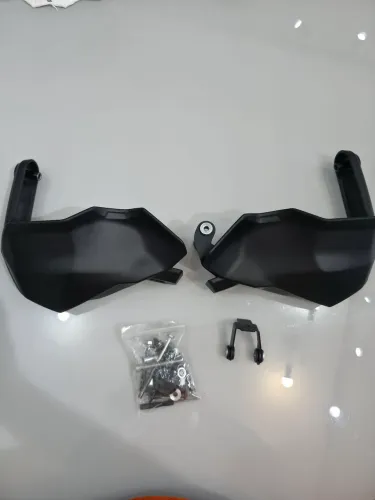 Vendo 3 acessórios para Versys 650 2023 em diante