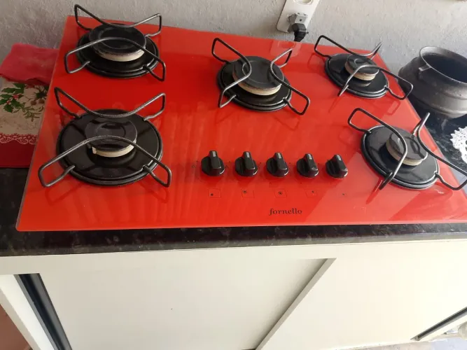 Fogão Cooktop vermelho semi-novo
