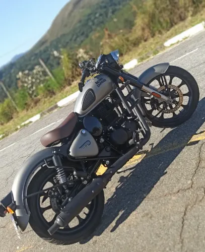 Royal Classic 350 cinza gun metal