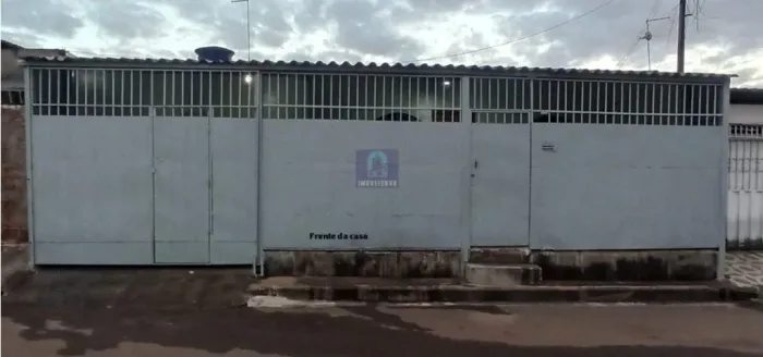 ALUGA-SE: CASA DE 3 QUARTOS NA QR 317 - SANTA MARIA - DF