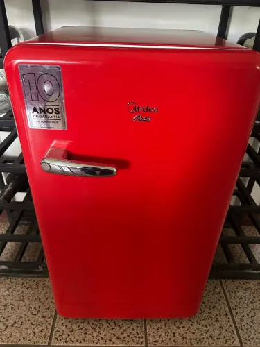 Frigobar Midea 110v