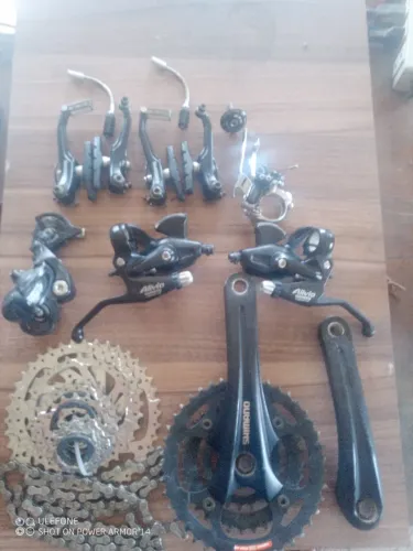 Grupo Completo Shimano Alívio MC20 de 8x3v, acompanha cassete e corrente