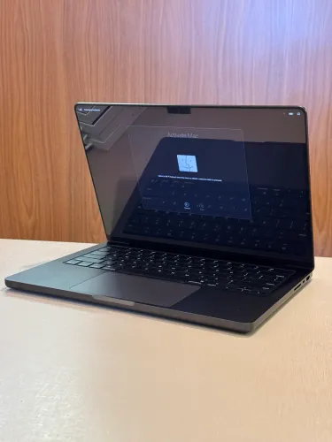 MacBook Pro M5 13 24GB/1TB