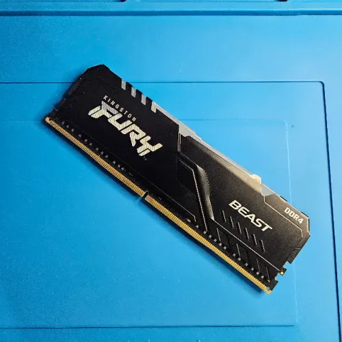 Memória RAM Kingston FURY Beast RGB 16GB DDR4 2666MHz