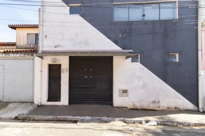 Loja na Rua Luís Gonzaga Bicudo, 159  100 m²