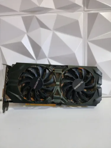 Placa de Vídeo AMD Radeon R9 390X 8 GB - COM DEFEITO - PARA REPARO OU RETIRADA DE PEÇAS