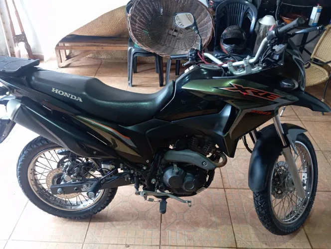 XRE 190 2018, vendo ou troco por carro de valor similar