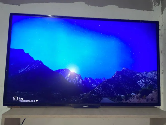 Vendo tv Philips 42p não é smart