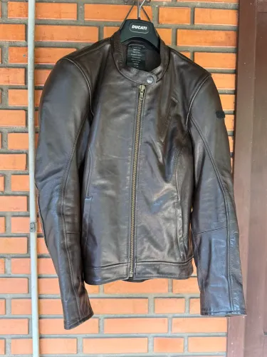 Jaqueta Ducati Alpenistars  Scrambler couro  café racer 