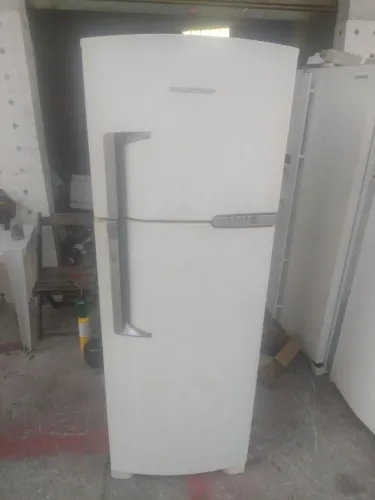 Vende-se geladeira Brastemp em imperfeito estado