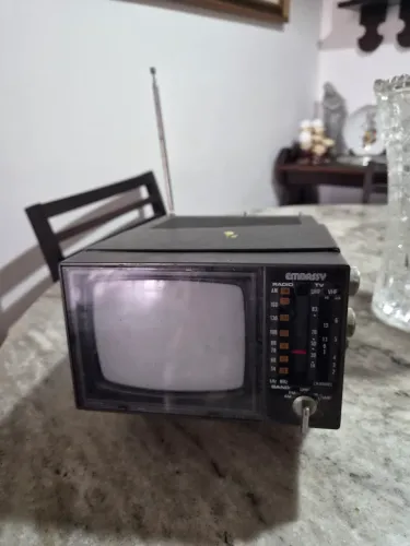 Mini TV E Rádio Antigo Embassy Vintage Retro - No Estado<br>