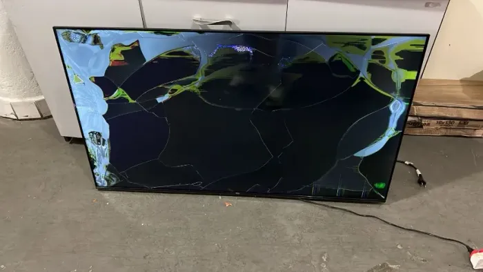 TELEVISÃO TCL 50 POLEGADAS - MODELO 50P635 (TELA QUEBRADA)