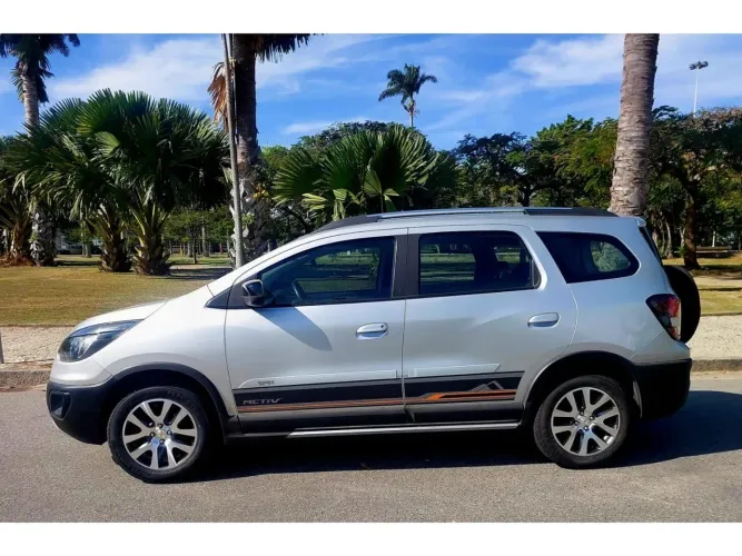 Chevrolet Spin Activ 1.8 8V Econo. Flex 5P Mec. 2016