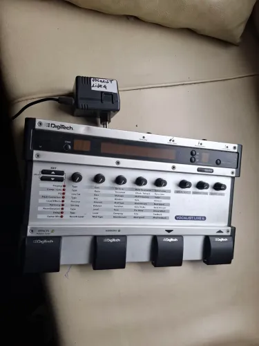 Pedaleira Digitech Vocalist 4 para Voz e Violão 