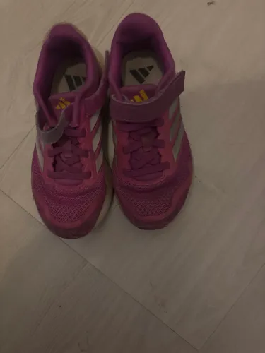 Tênis Adidas