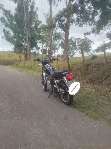 Suzuki intruder 125