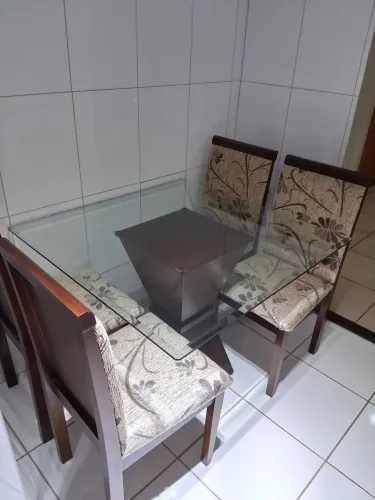 Mesa de jantar 4 cadeiras novíssima
