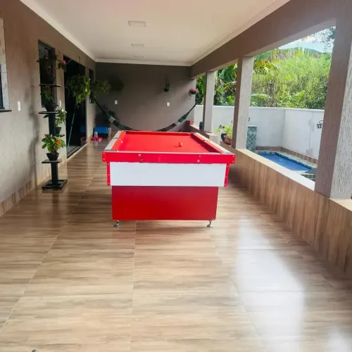 Vendo casa com 3 quartos 1 suíte com piscina e churrasqueira próximo ao centro