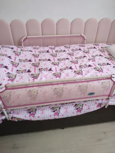 Grade de cama com tela
