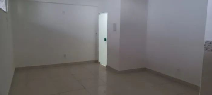 Sala para locação 50 m , 2.000,00/ mes.