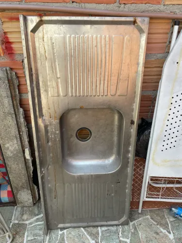 Vende se uma Pia