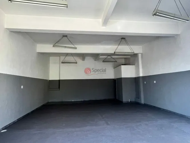 Prédio comercial e residencial à venda na Vila Carrão.