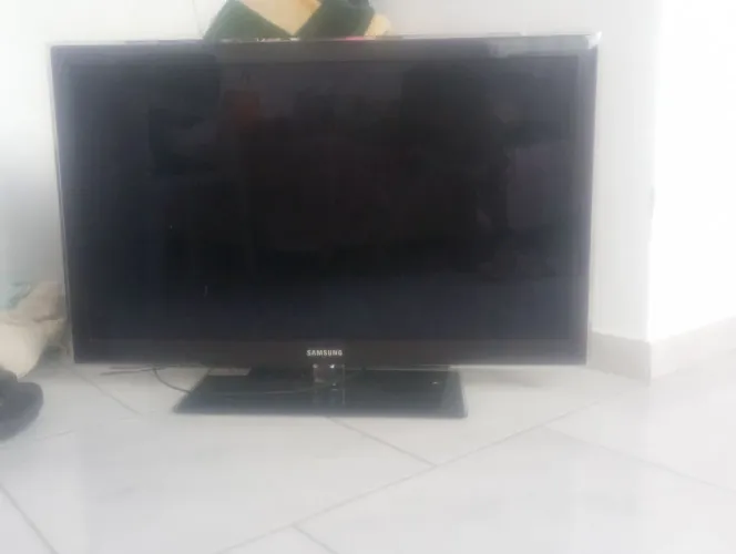 Vendo Tv Samsung led 50 pol usada em excelente estado