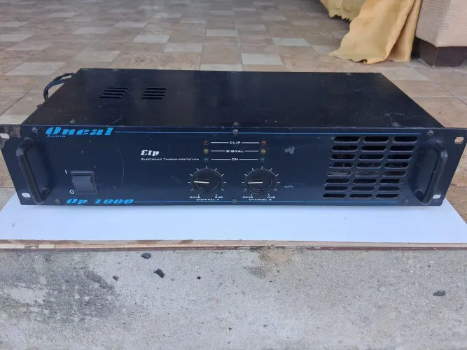 Amplificador oneal OP1000 funcionando